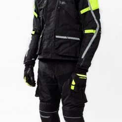 Kit Completo Touring Tech CE 3 Strati Giallo - Giacca Moto Certificata Befast + Pantaloni Moto Certificati Befast -Befastal Negozio shooting befast touring tech nero giallo 10 1 scaled