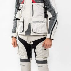 Kit Completo Touring Tech CE 3 Strati Grigio - Giacca Moto Certificata Befast + Pantaloni Moto Certificati Befast -Befastal Negozio shooting befast touring tech nero grigio scaled